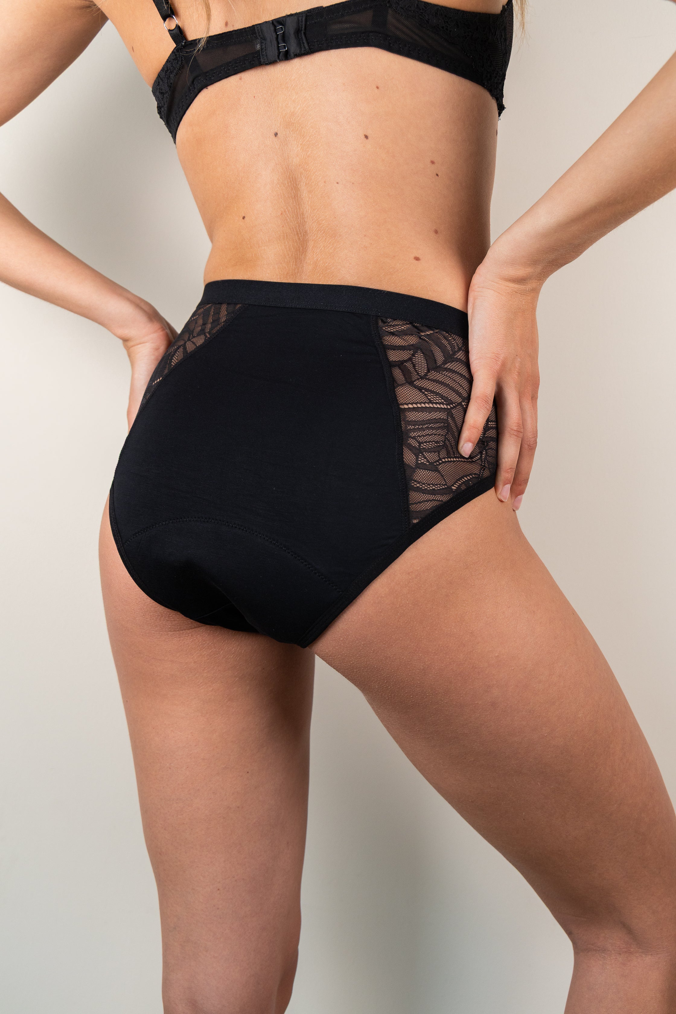 High Waist Lace - black